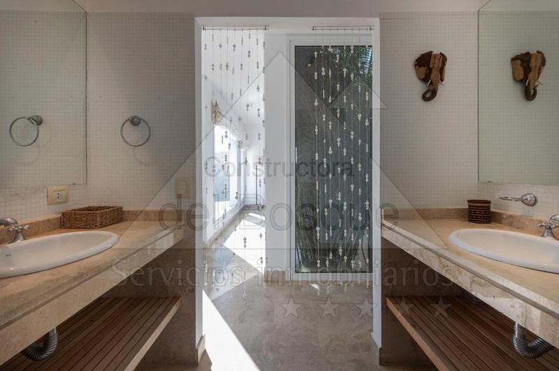 Casa Moderna en Primera Línea de Mar (Cod. 485) 5