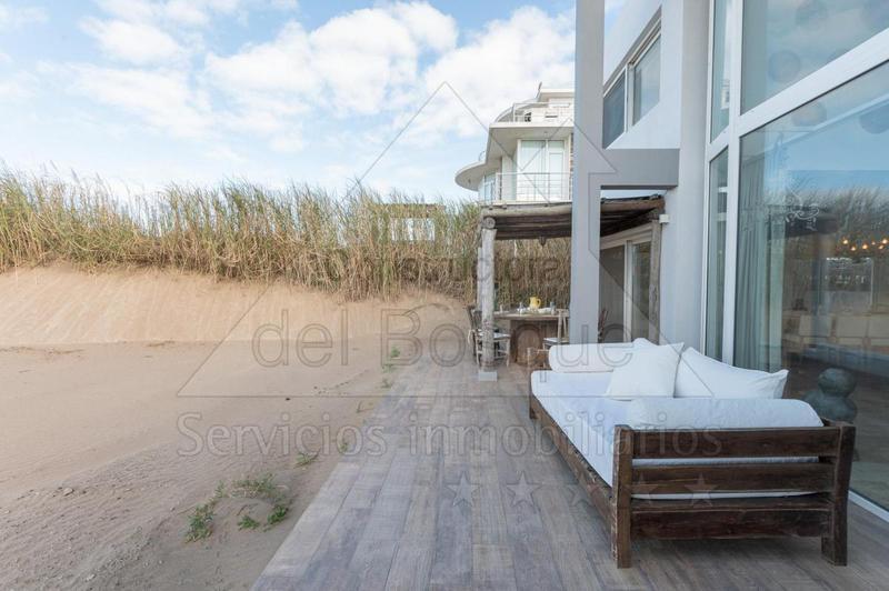 Casa Moderna en Primera Línea de Mar (Cod. 485) 2