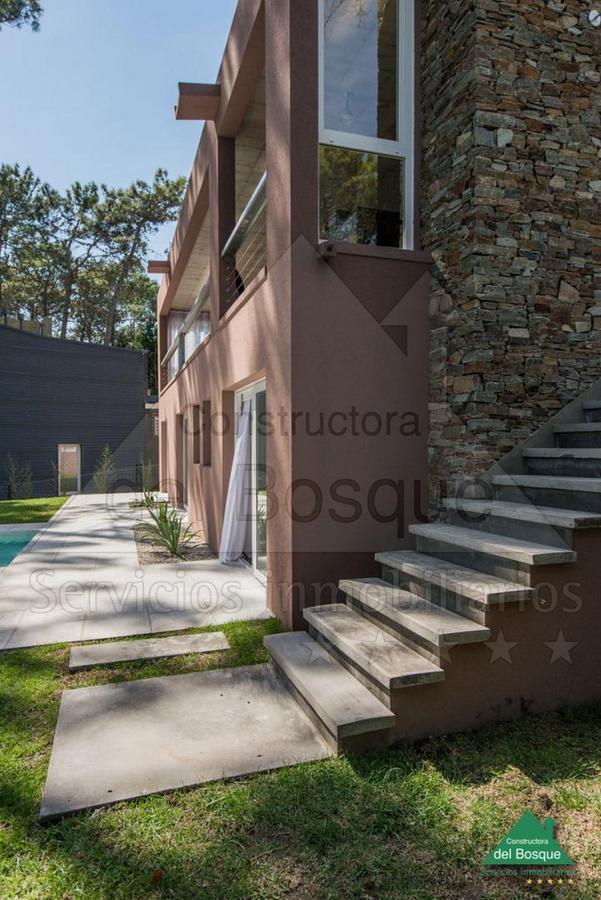 Distribuida en Dos Plantas, con Vista Plena Al Golf. (Cod - 293) 4