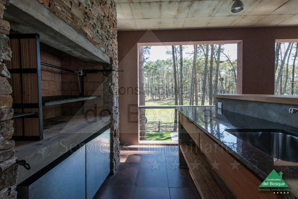 Distribuida en Dos Plantas, con Vista Plena Al Golf. (Cod - 293) 3