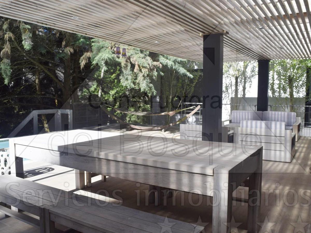 En Barrio Constancia, de estilo moderno con spa y piscina climatizada (Cod-47)