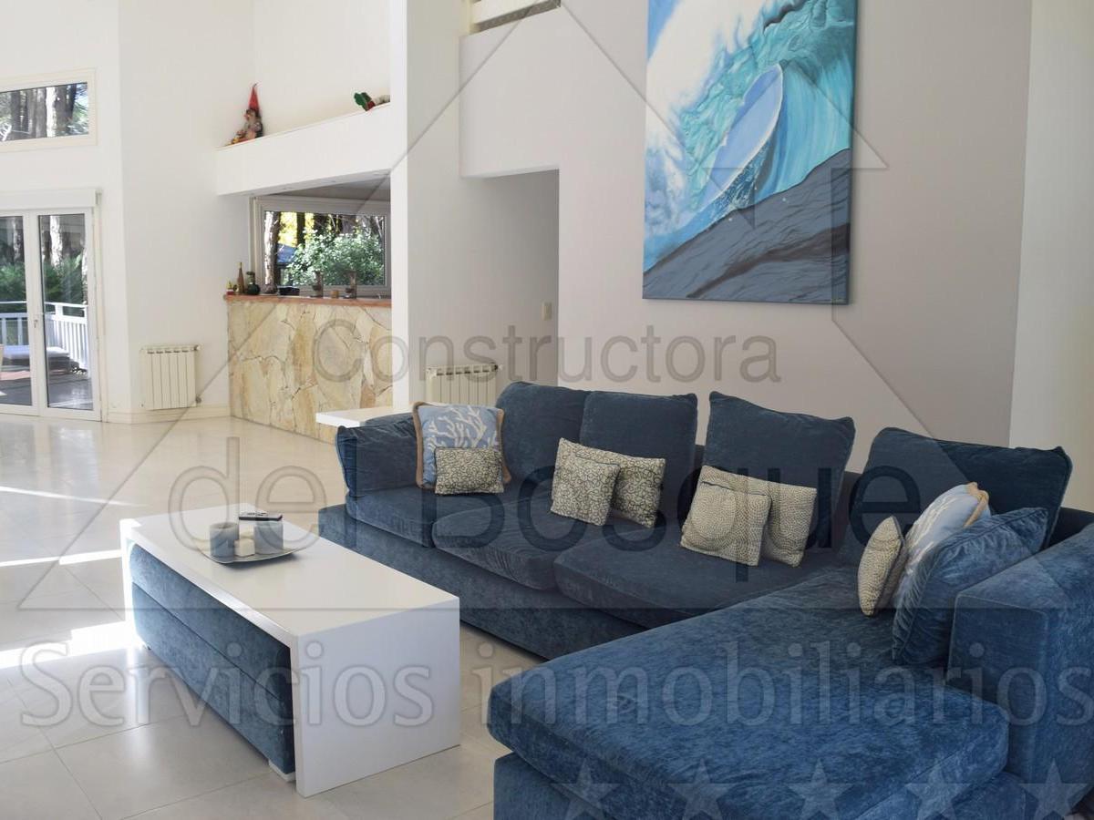 Moderna en Dos Plantas a Pasos del Tennis Ranch (Cod - 407) 1