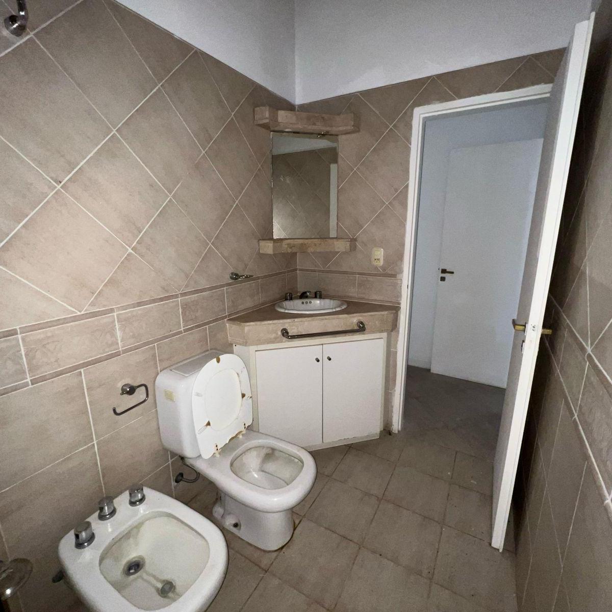 Foto de Casa dos dormitorios más comodín - Pileta y quincho, imagen 3