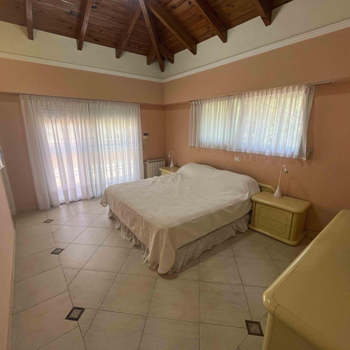 Casa de 4 Habitaciones con Pileta - Country Club La Bahia, Pueblo Esther 5