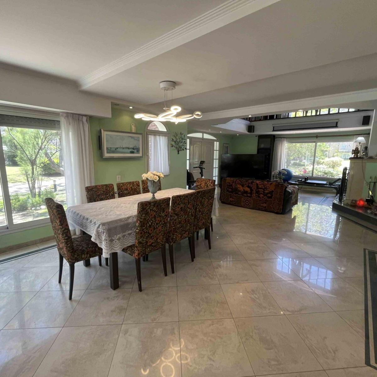 Casa de 4 Habitaciones con Pileta - Country Club La Bahia, Pueblo Esther 1