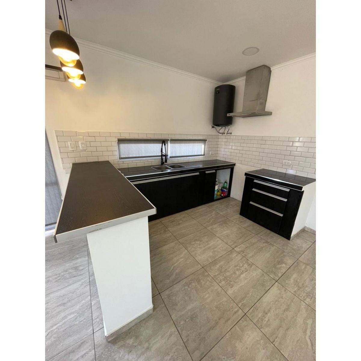 Foto de Casa 4 dormitorios con pileta - Arroyo Seco, imagen 3