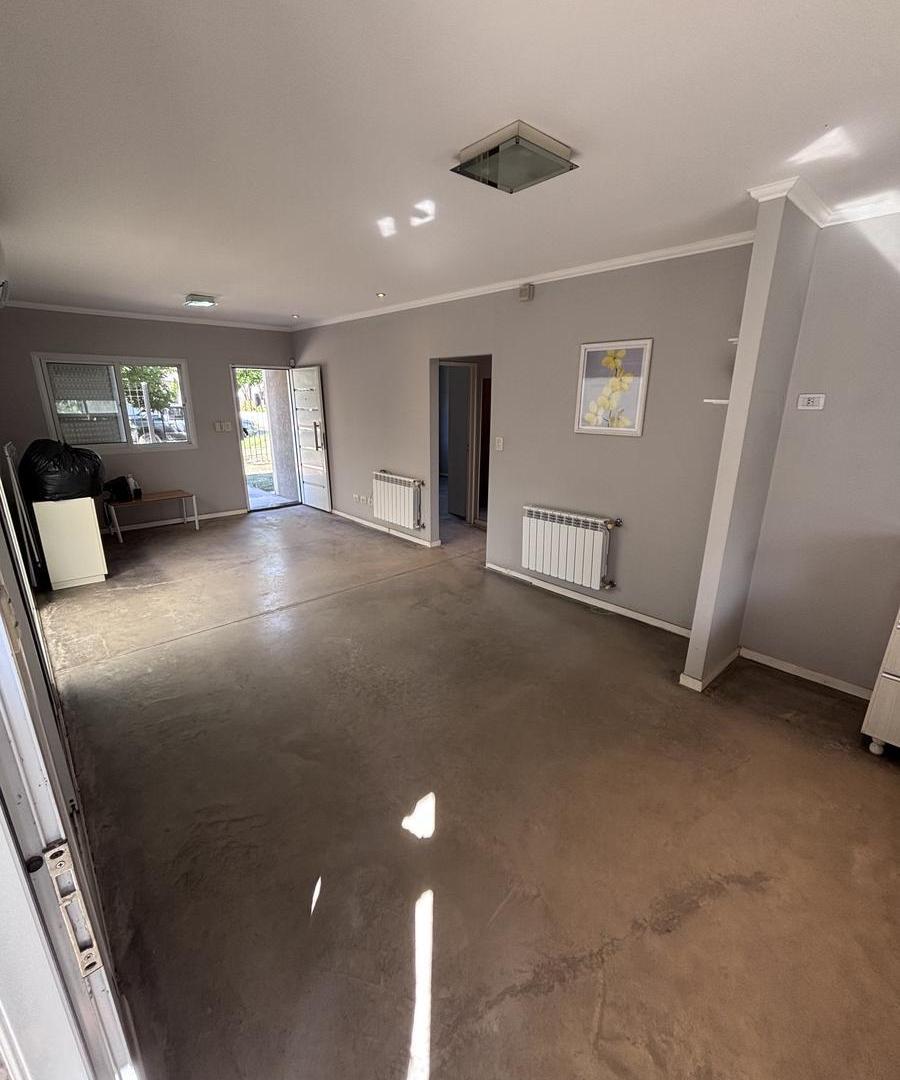 Foto de Venta Casa moderna con amplio terreno en Barrio Punta Chacra, Zavalla, imagen 3