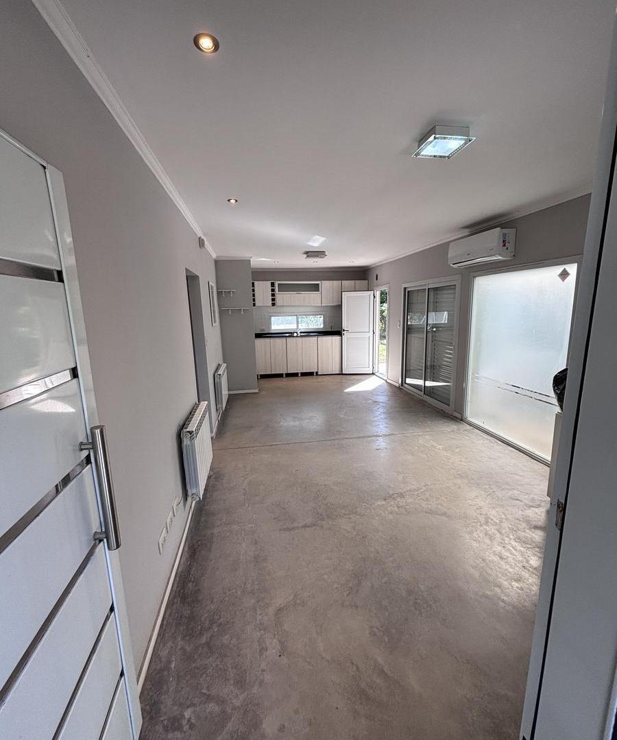Foto de Venta Casa moderna con amplio terreno en Barrio Punta Chacra, Zavalla, imagen 4