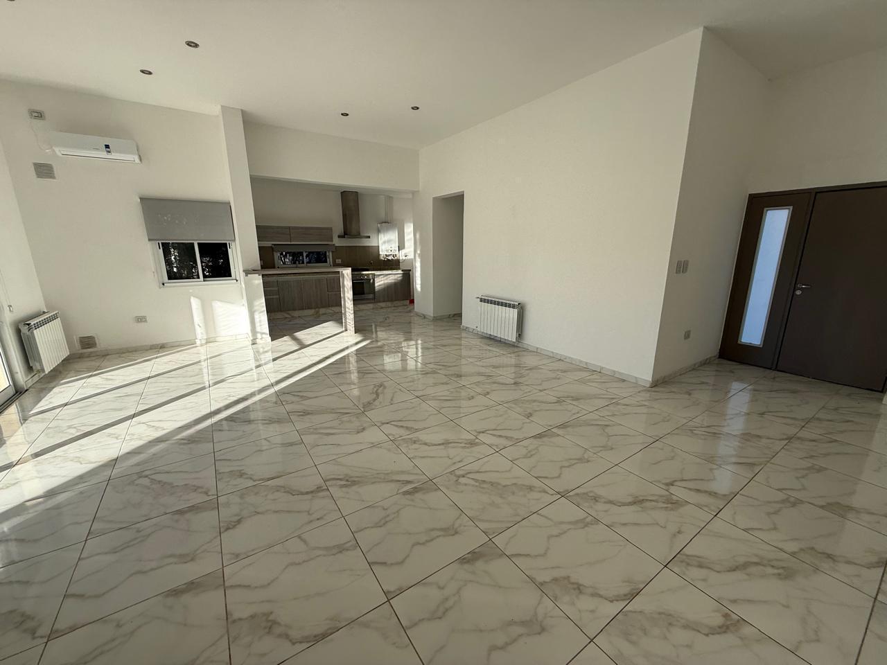 Foto de Casa en barrio privado de Funes 3 dormitorios y pileta, imagen 1