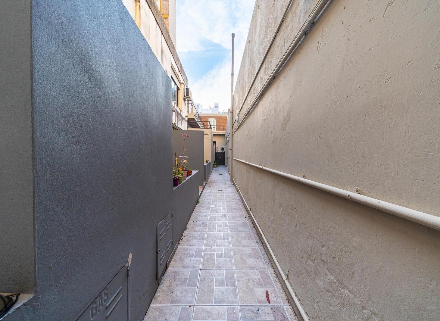 Foto de VENTA | Casa de pasillo 3 dormitorios en Centro, Rosario, imagen 2