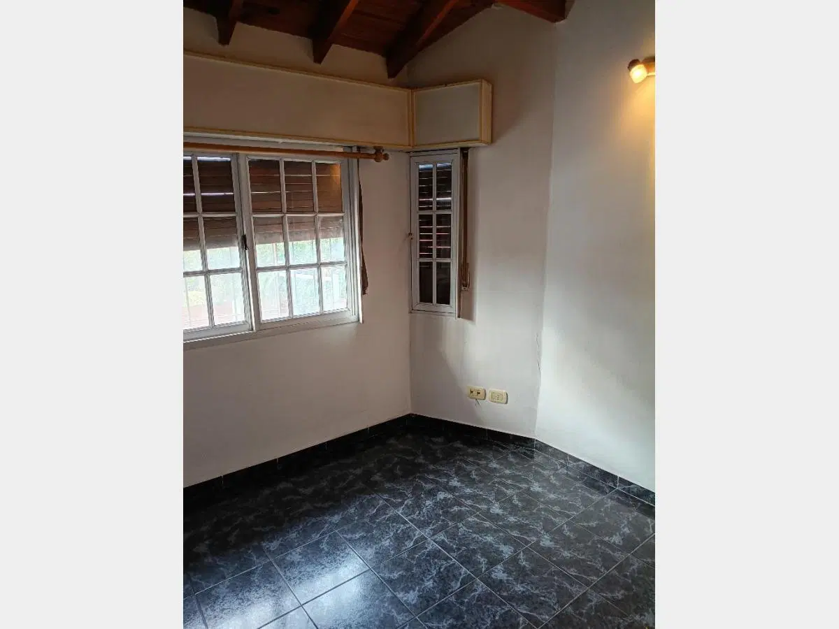 Departamento en Alquiler en Villa Luzuriaga 5