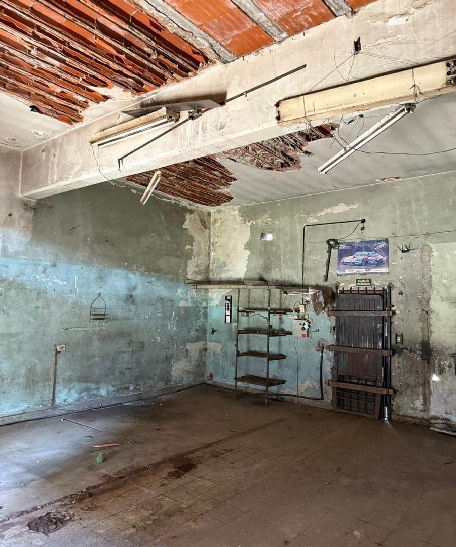 Venta De Lote Con Construcción A Reciclar