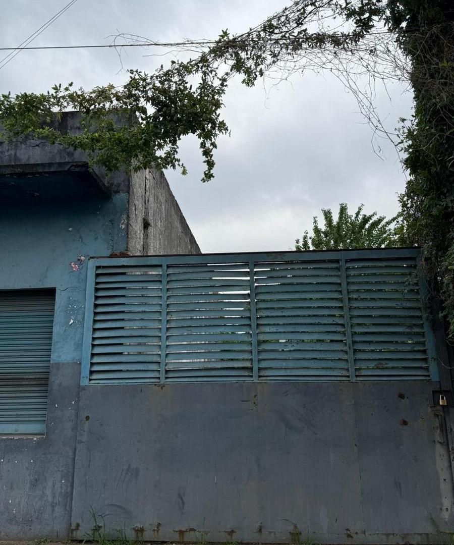 Venta De Lote Con Construcción A Reciclar