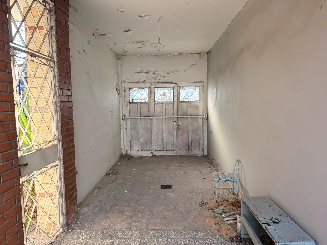 Casa De 4 Ambientes Sobre Amplio Lote Y Garage Para Varios Autos 5