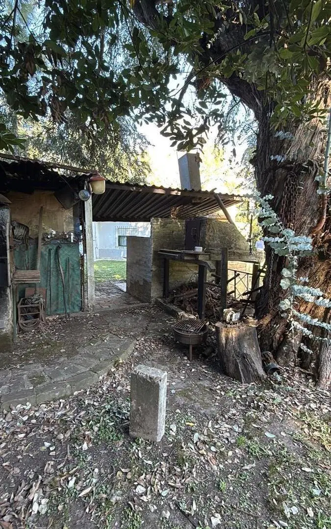 HERMOSA QUINTA DE 4 AMBIENTES SOBRE LOTE PARQUIZADO DE 1200MTS2 5