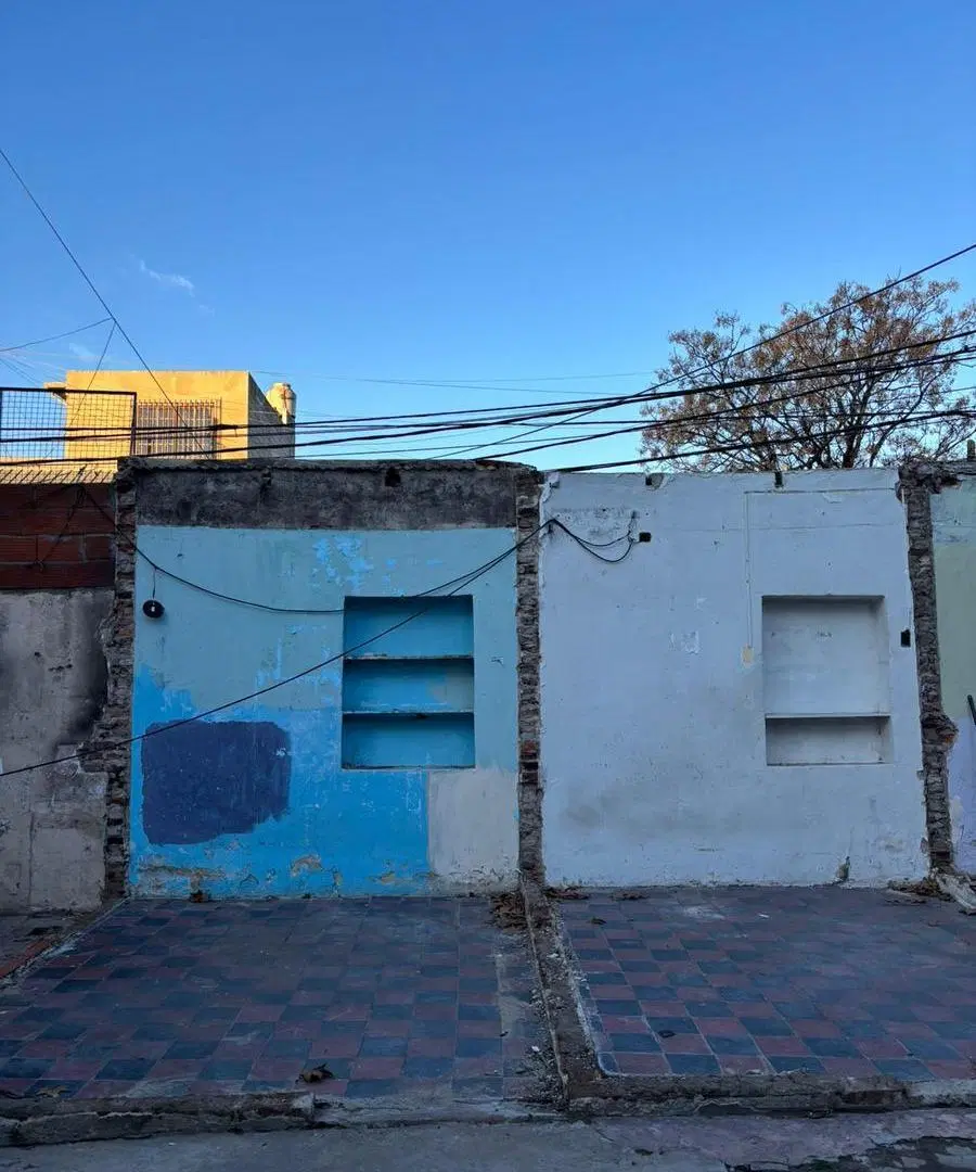 local a reciclar a pocas cuadras del centro de Moron sobre lote de 211mts2 3