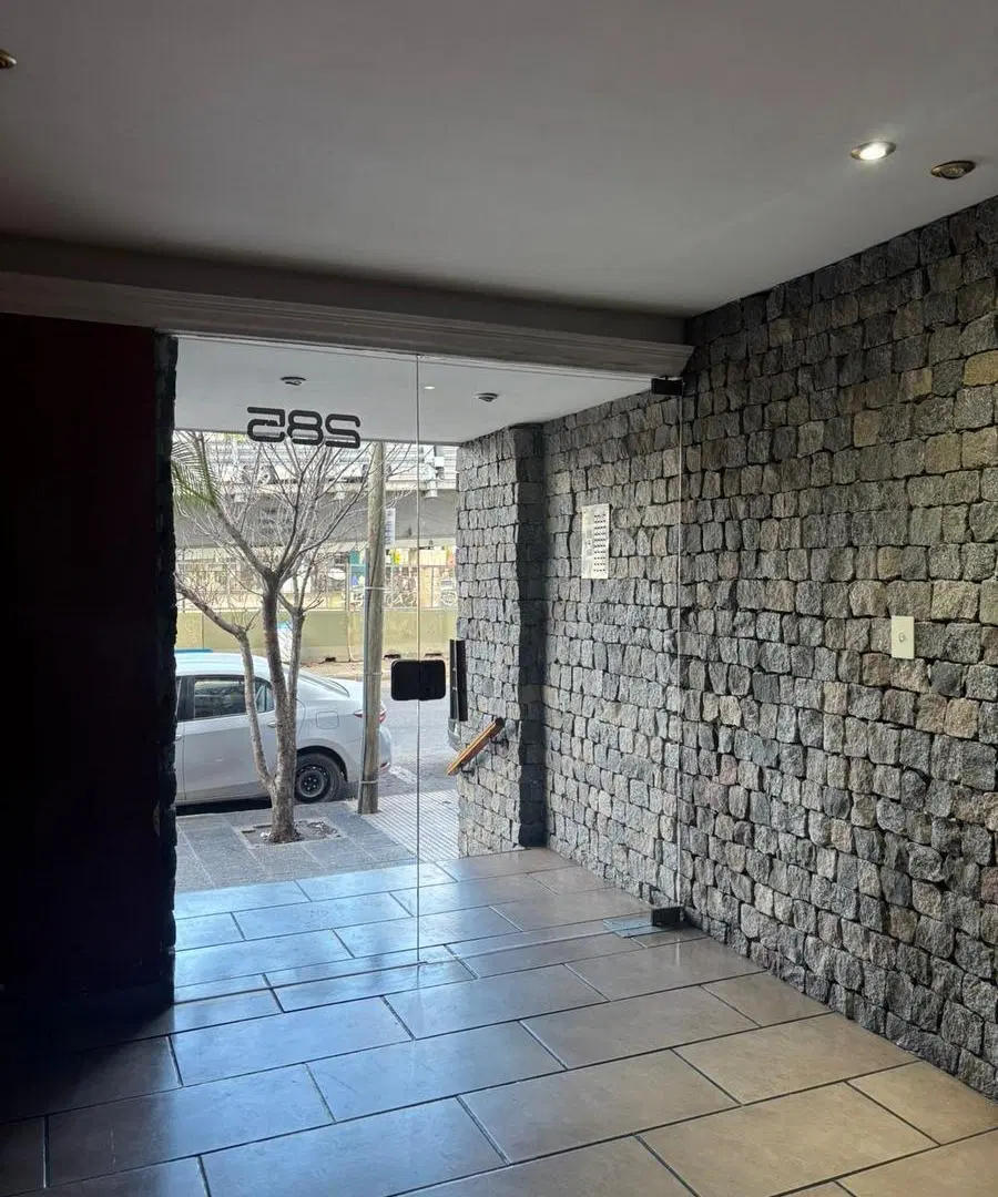 DEPARTAMENTO DE 3 AMBIENTES CON BALCON Y PATIO EN PLENO CENTRO DE RAMOS MEJIA ( NORTE) Y A 2 CUADRAS 3
