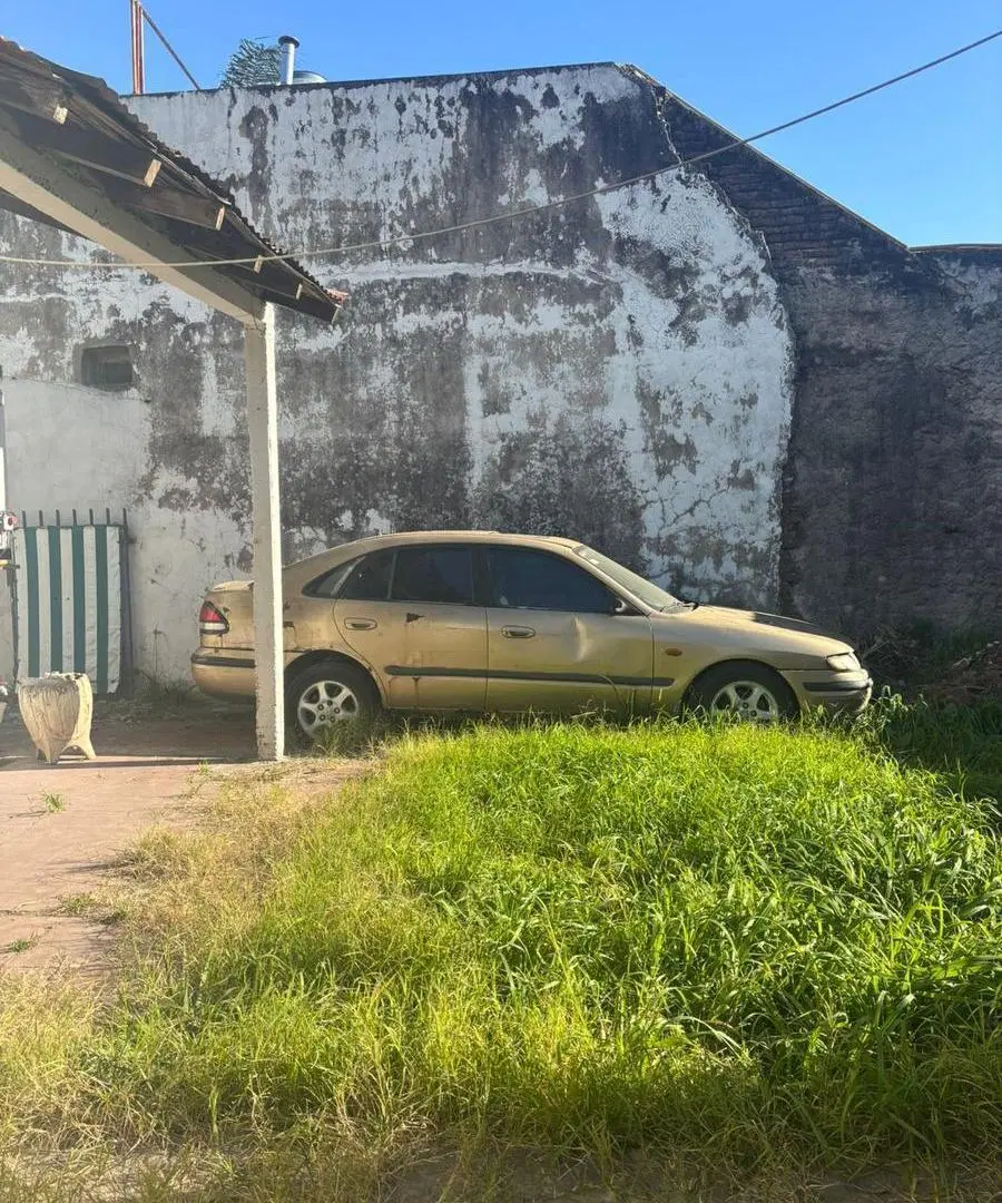 CASA DE 3 AMBIENTES A RECICLAR CON ENTRADA DE AUTO EN MORON SUR 8