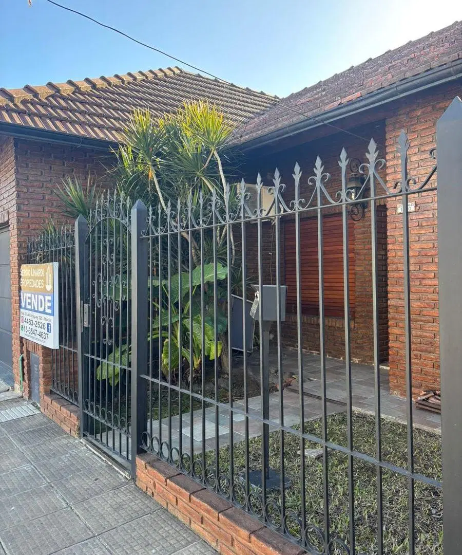 CASA DE 3 DORMITORIOS CON PATIO PARRILLA Y GARAGE 4