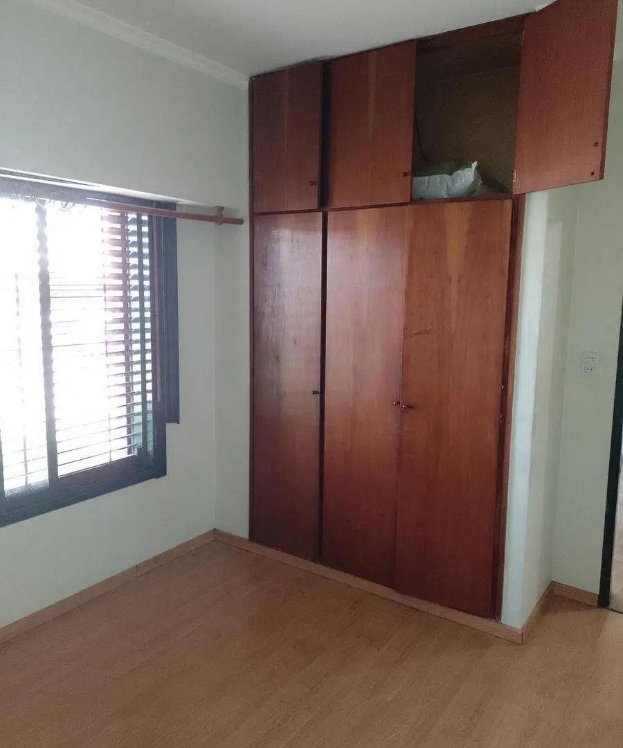 CASA DE 3 DORMITORIOS CON PATIO PARRILLA Y GARAGE 8