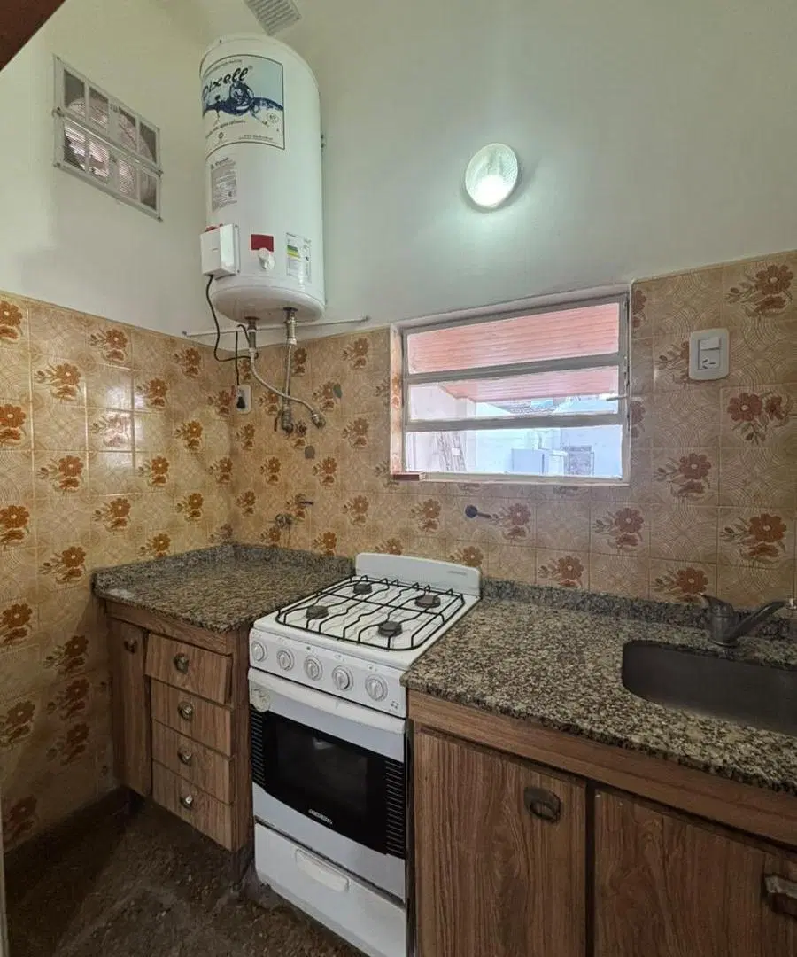 PH DE 3 AMBIENTES + LOCAL O GARAGE CON PATIO Y JARDIN 4