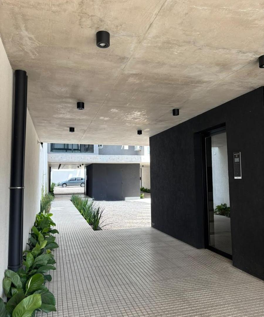 Foto de EXCELENTE 3 AMBIENTES A ESTRENAR CON COCHERA Y BALCÓN, imagen 3