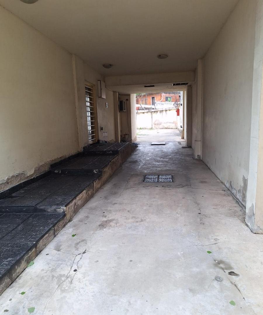 Foto de Departamento de 2 ambientes con cochera cercano al centro de Morón, imagen 1