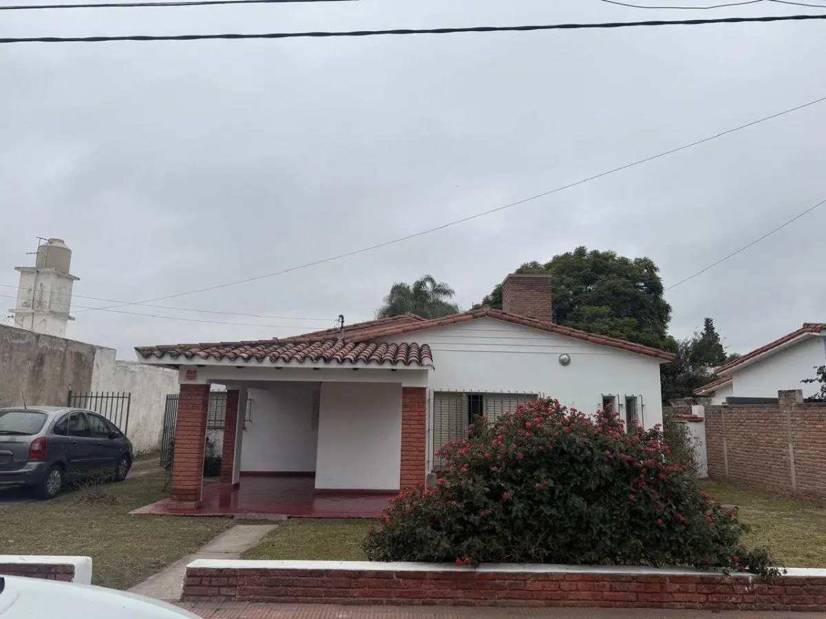 Casa de 650 m² de terreno con 3 habitaciones en alquiler en Bajo Palermo 3