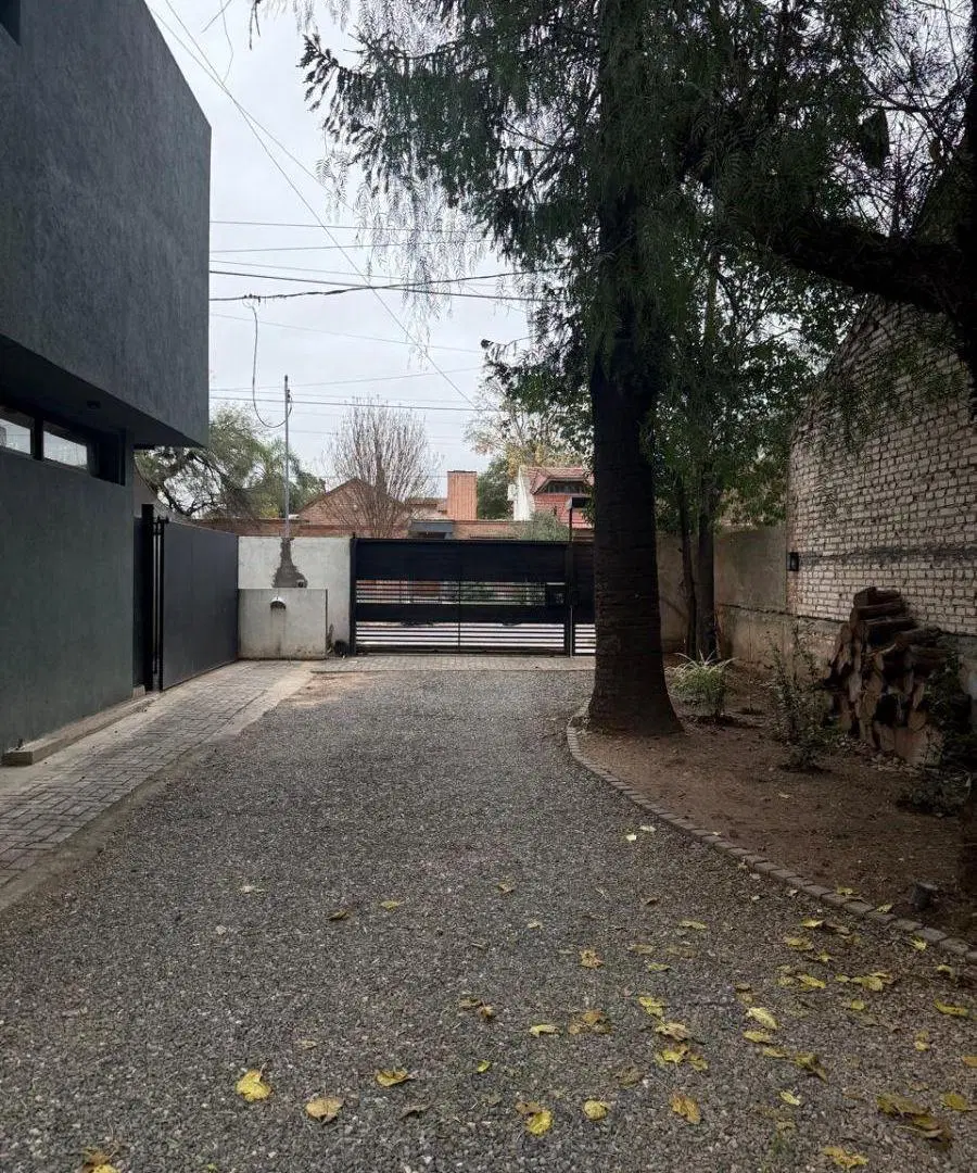 predio de 4 propiedades PH de 200 m2 en alquiler en Villa Belgrano 5