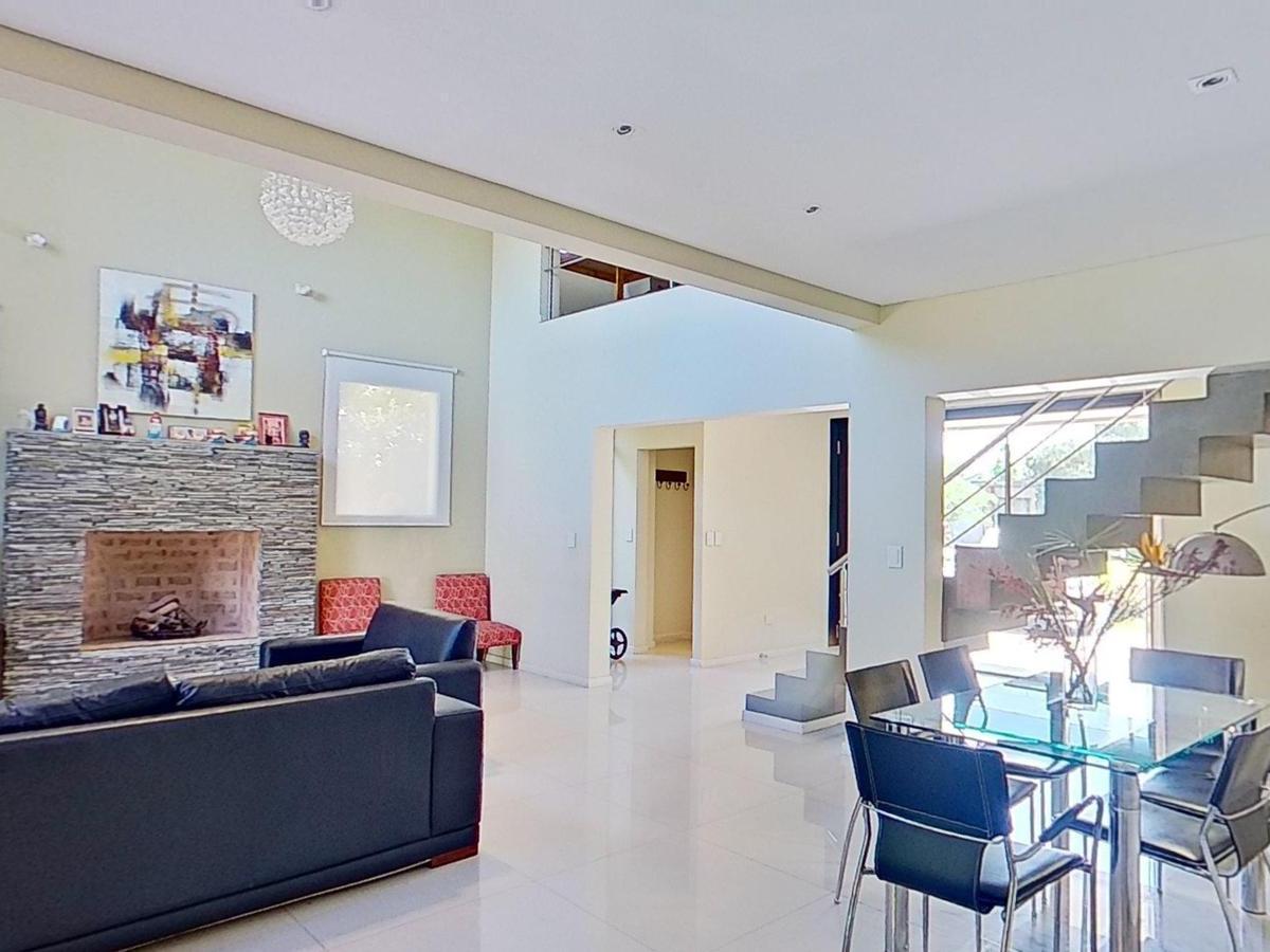 Foto de Venta Casa 4 Dormitorios en Suite Jardín Pileta Quincho Parrilla 3, imagen 5