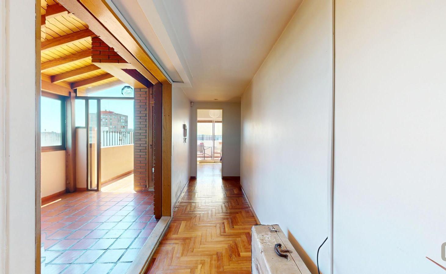 Foto de Venta Departamento Dúplex tipo Casa Balcón Terraza Piso alto Luminoso, imagen 2