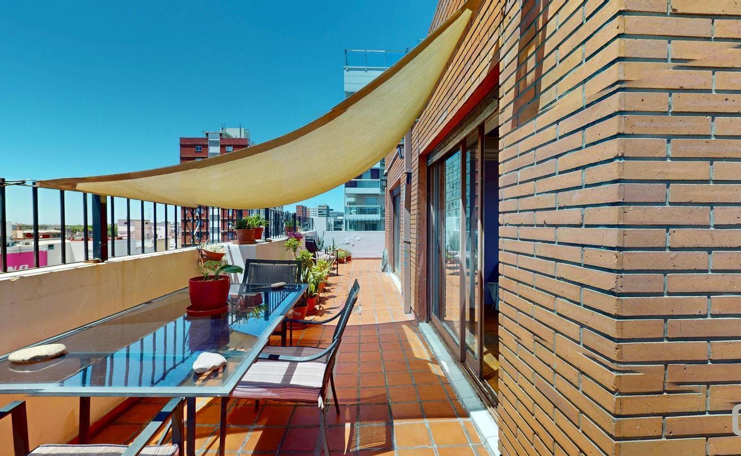 Venta Departamento Dúplex tipo Casa Balcón Terraza Piso alto Luminoso Vista abierta Cochera Belgrano