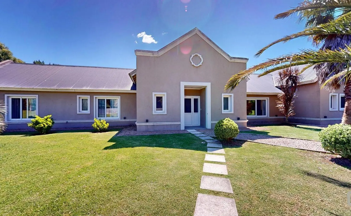 Alquiler Impecable Chacra Lote 5 Has Casa 700 m2 contruídos Laguna Canchas Tenis Pádel Pileta 2
