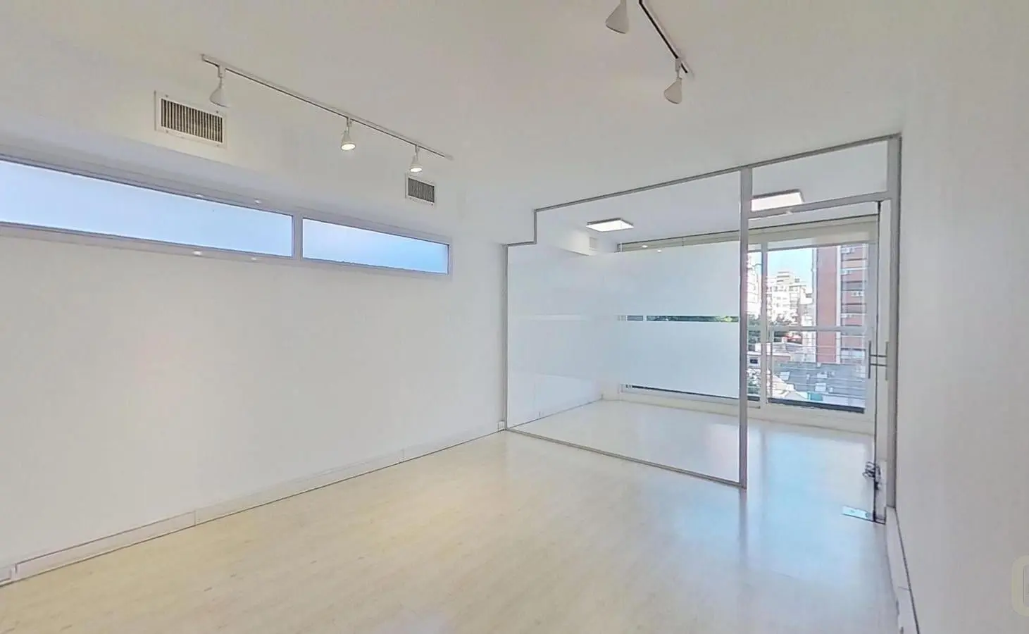 Alquiler Oficina Luminosa Torre Corporativa AAA | 67 m² | Seguridad 24 hs | Cochera cubierta 2