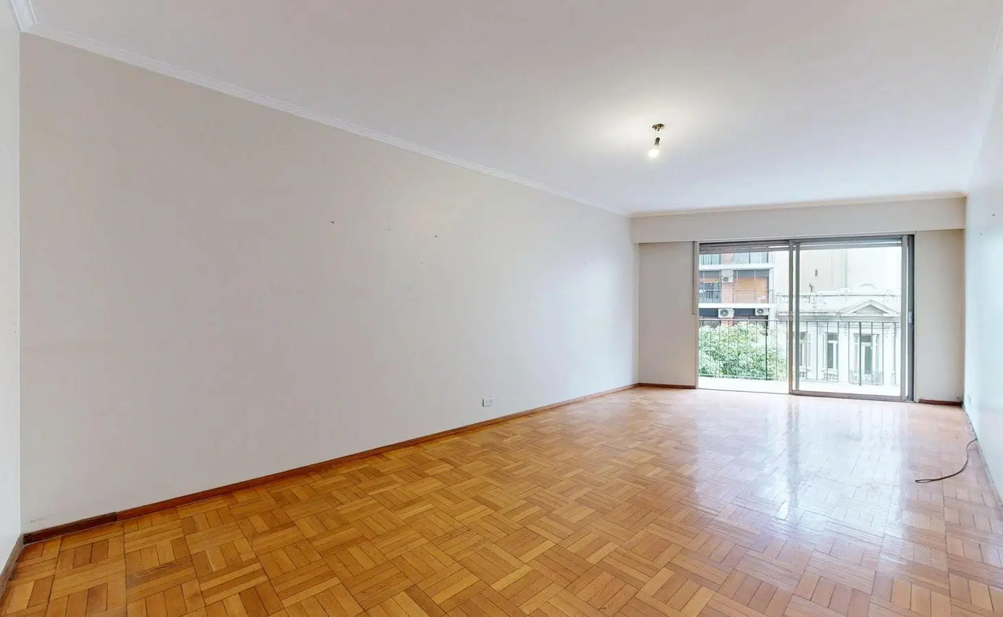 Venta Departamento 3 Ambientes Balcón Corrido al Frente Cochera Avenida Callao y Juncal Recoleta 5