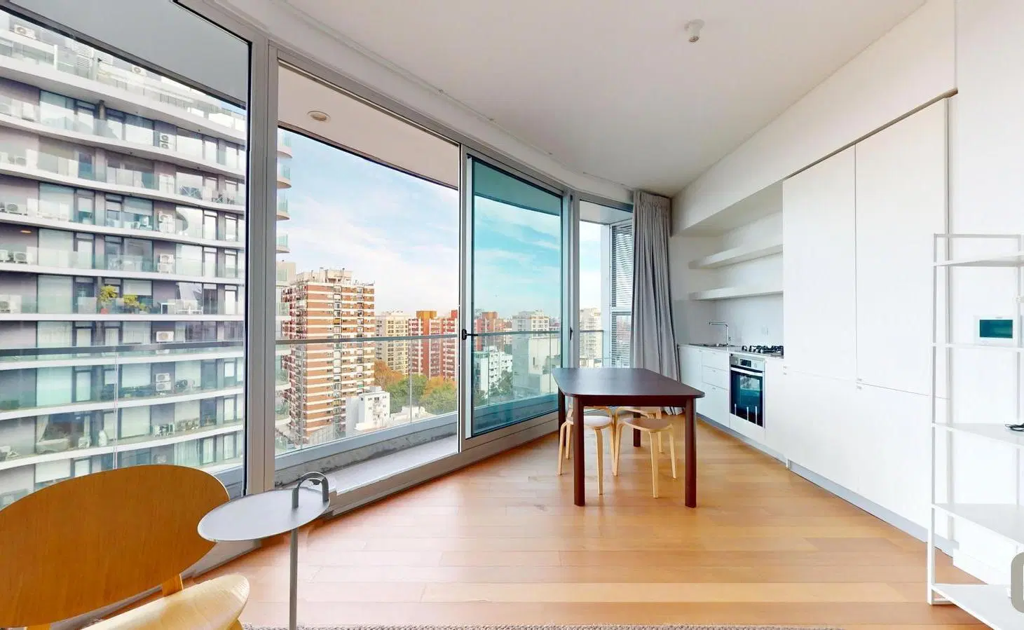 Venta Exclusivo Departamento 2 Ambientes Vista al Río Balcón Cochera Infinity Towers 4