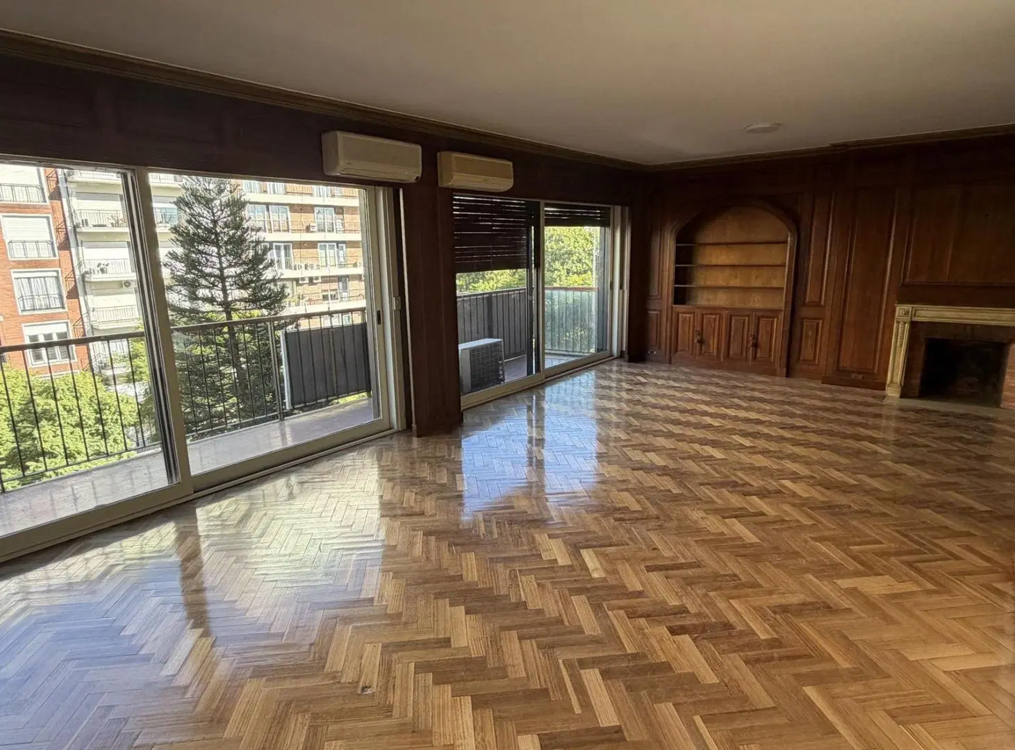 Exclusivo Piso Luminoso Balcón Cochera Baulera Alcorta y Castilla Barrio Parque Palermo Chico 3