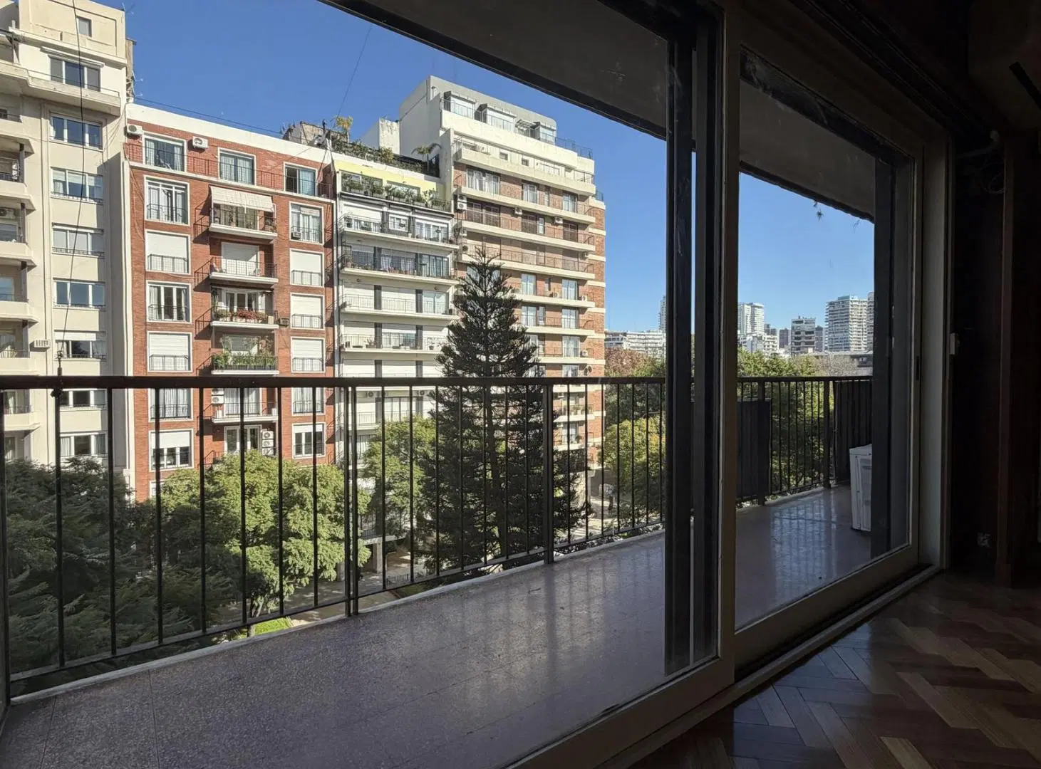 Exclusivo Piso Luminoso Balcón Cochera Baulera Alcorta y Castilla Barrio Parque Palermo Chico 5
