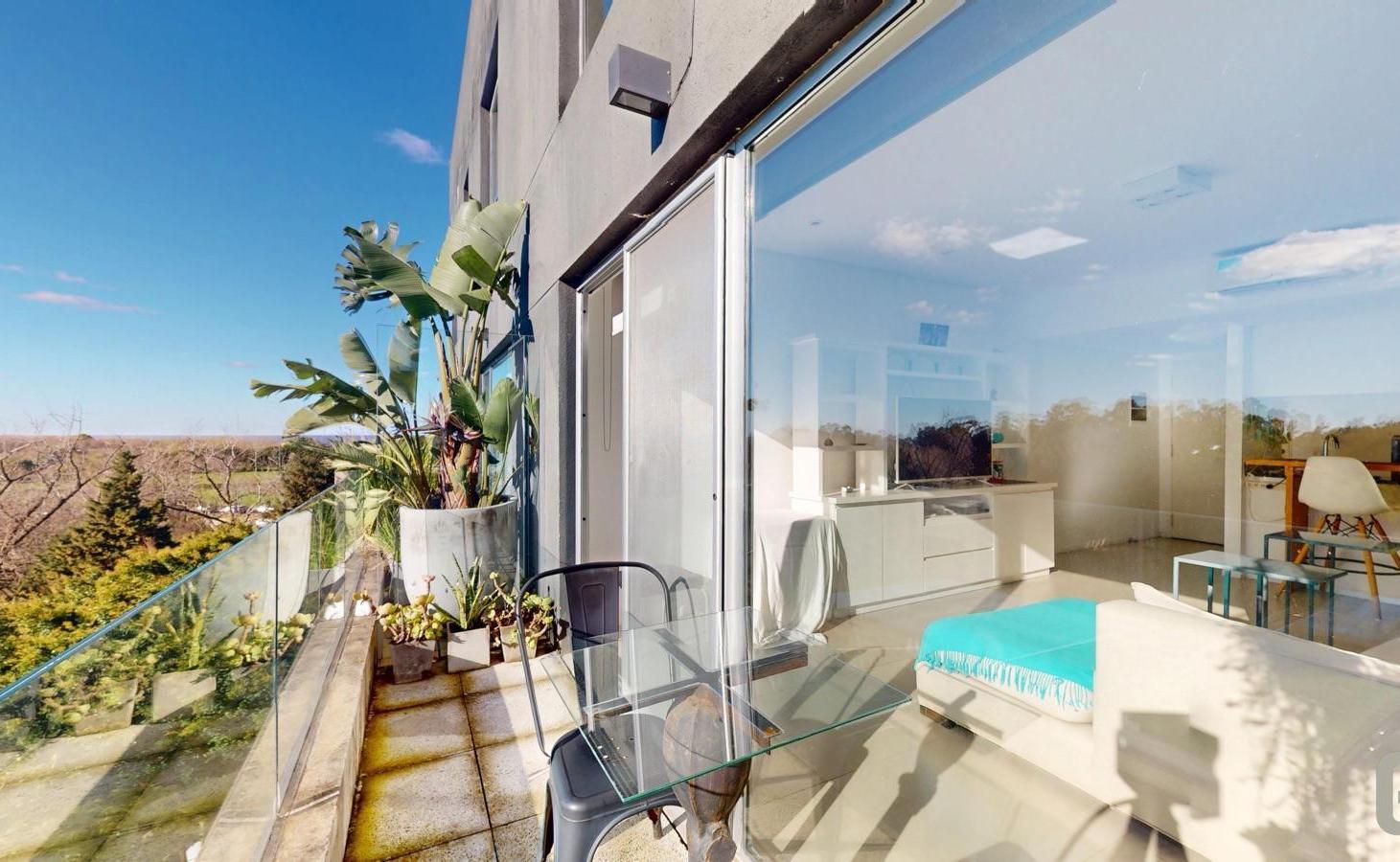 Foto de Venta 3 Ambientes Duplex Luminoso Vista Río Cochera Baulera Full, imagen 3