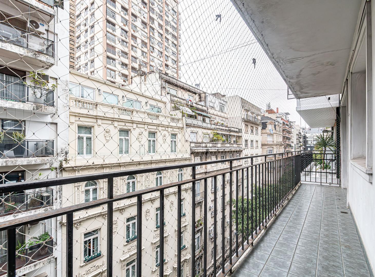 Plaza Vicente López. Recoleta. 4amb. Categoría.