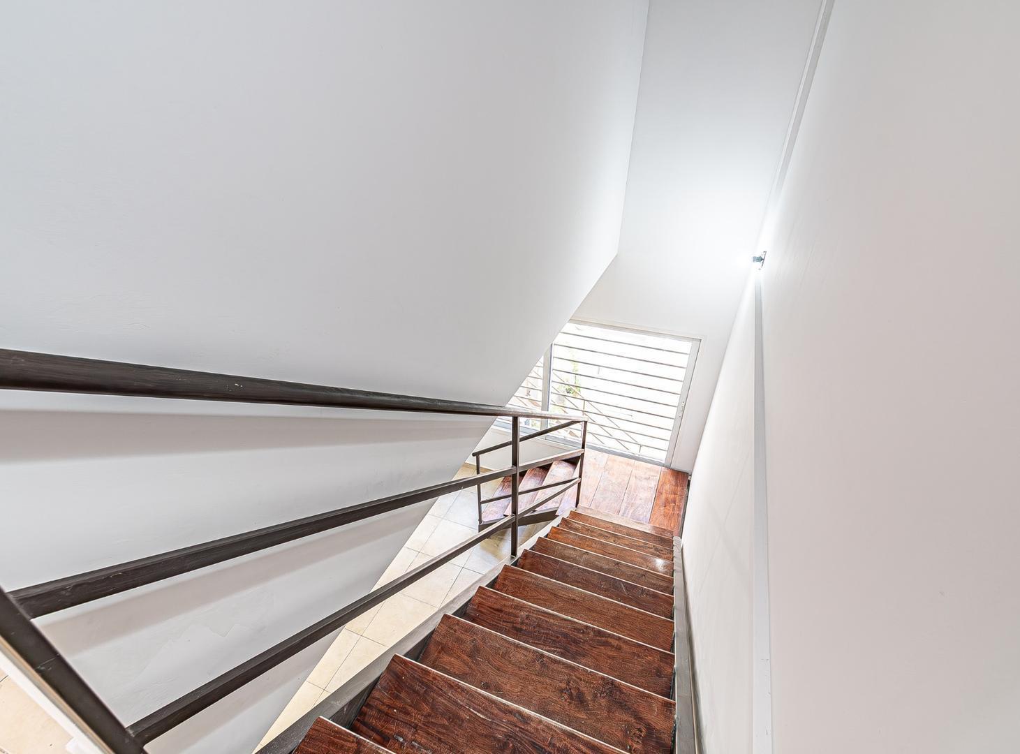 Foto de Terraza Amplio PH. 3amb. Sol. Parrilla. Parque Patricios, imagen 4
