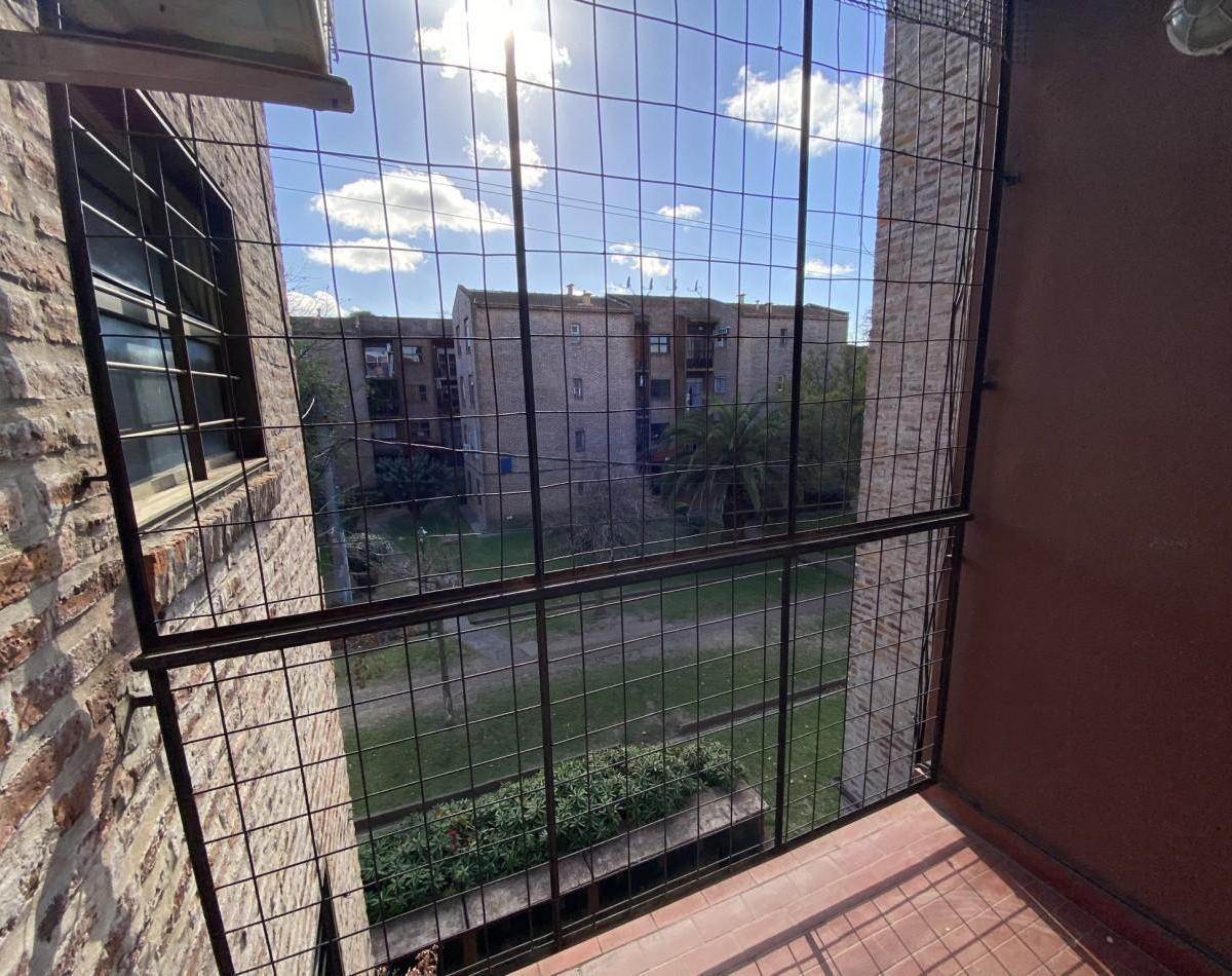 Foto de Departamento en Venta de 3 Ambientes C/ Cochera - Ciudad Evita, imagen 3