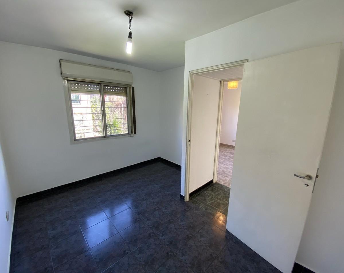 Foto de Departamento en Venta de 3 Ambientes C/ Cochera - Ciudad Evita, imagen 2
