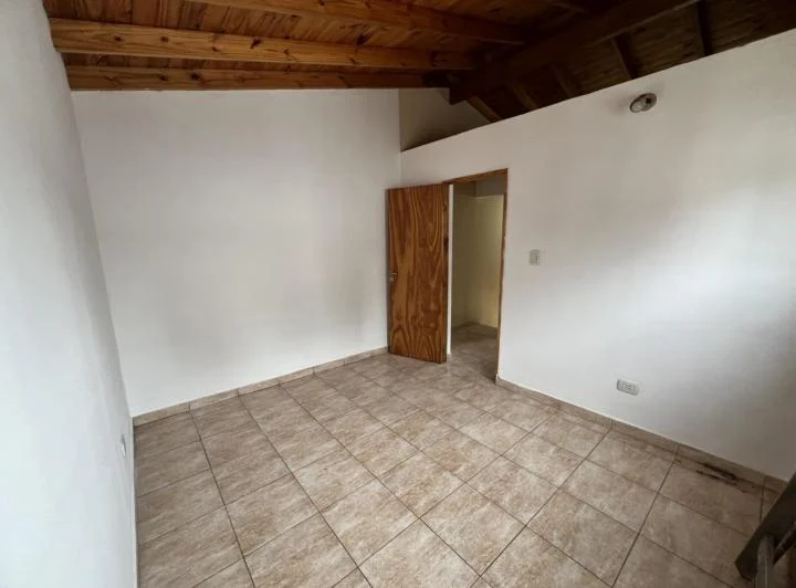 DUPLEX EN ALQUILER 4 AMBIENTES - CIUDAD EVITA 3