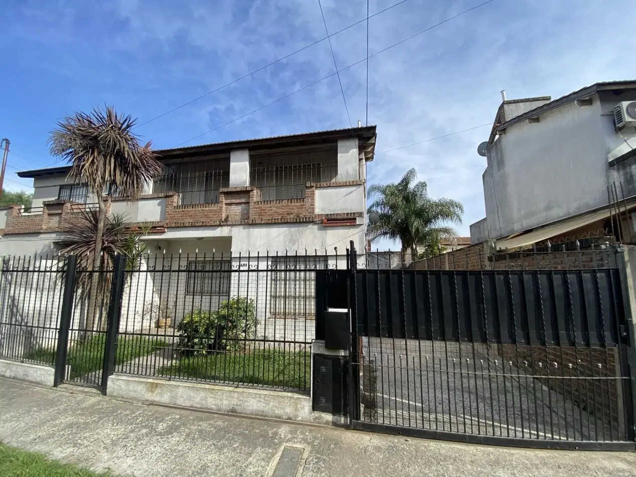 CASA 4 AMBIENTES EN ALQUILER-CIUDAD EVITA 3