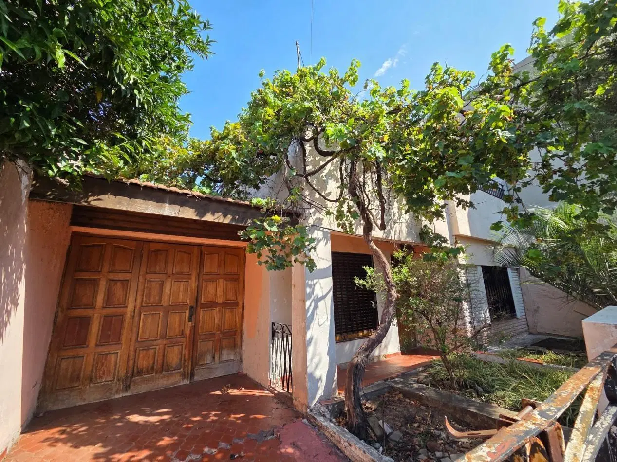 CASA 3 AMB CON COCHERA, QUINCHO Y TERRAZA LIBRE - ¡APTA CREDITO! 5