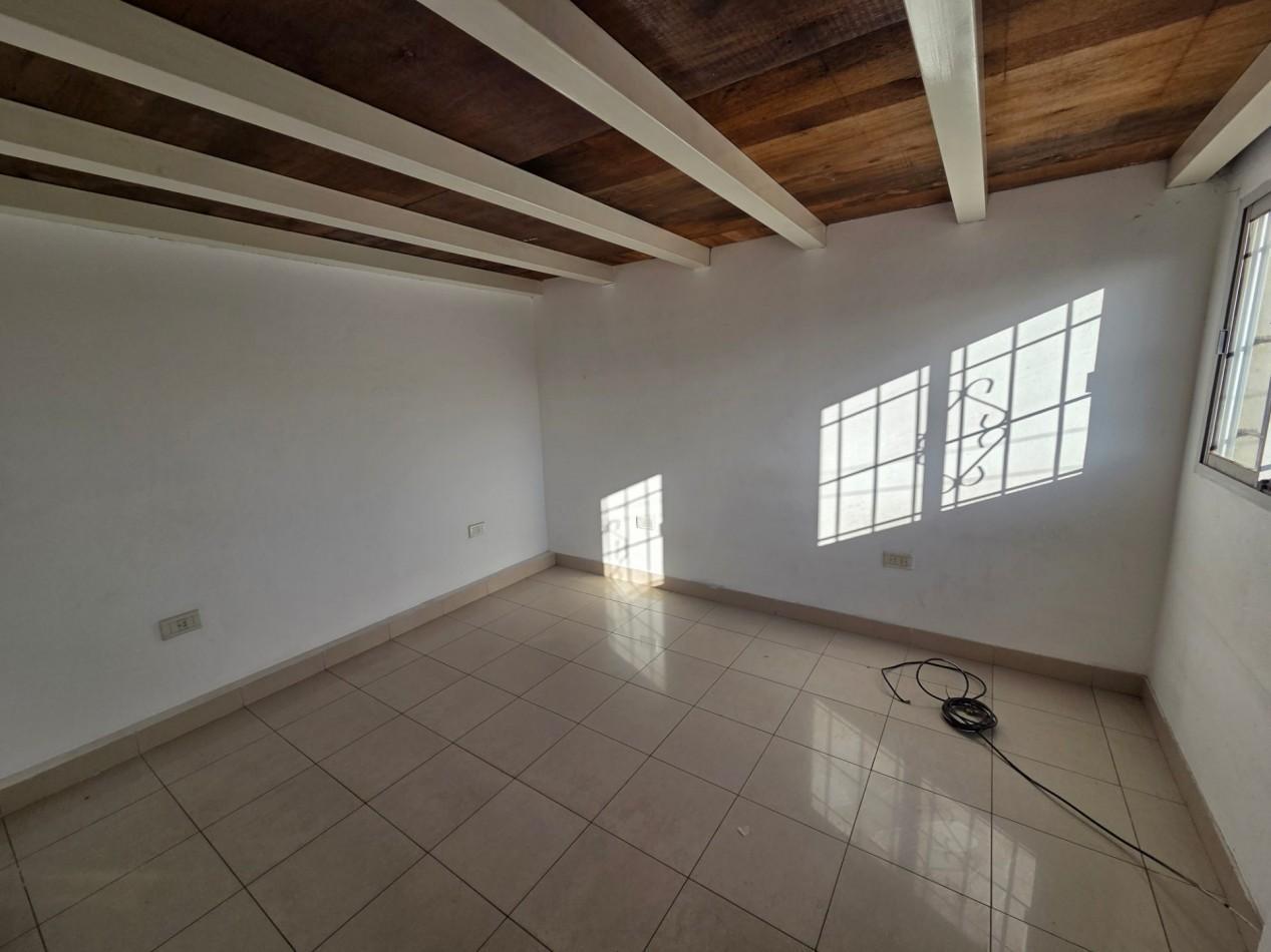 Foto de DEPARTAMENTO 3 AMBIENTES EN ALQUILER-CIUDAD EVITA, imagen 2