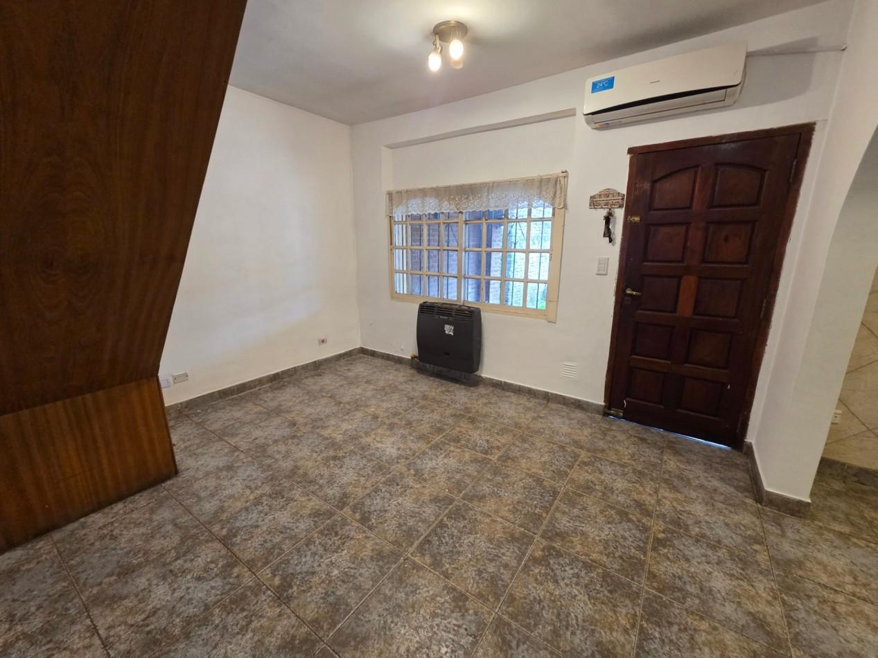 Foto de CASA 6 AMBIENTES EN ALQUILER-CIUDAD EVITA, imagen 2