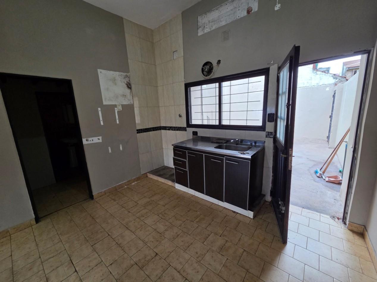 Foto de CASA EN VENTA 3 AMBIENTES- SAN JUSTO, imagen 2