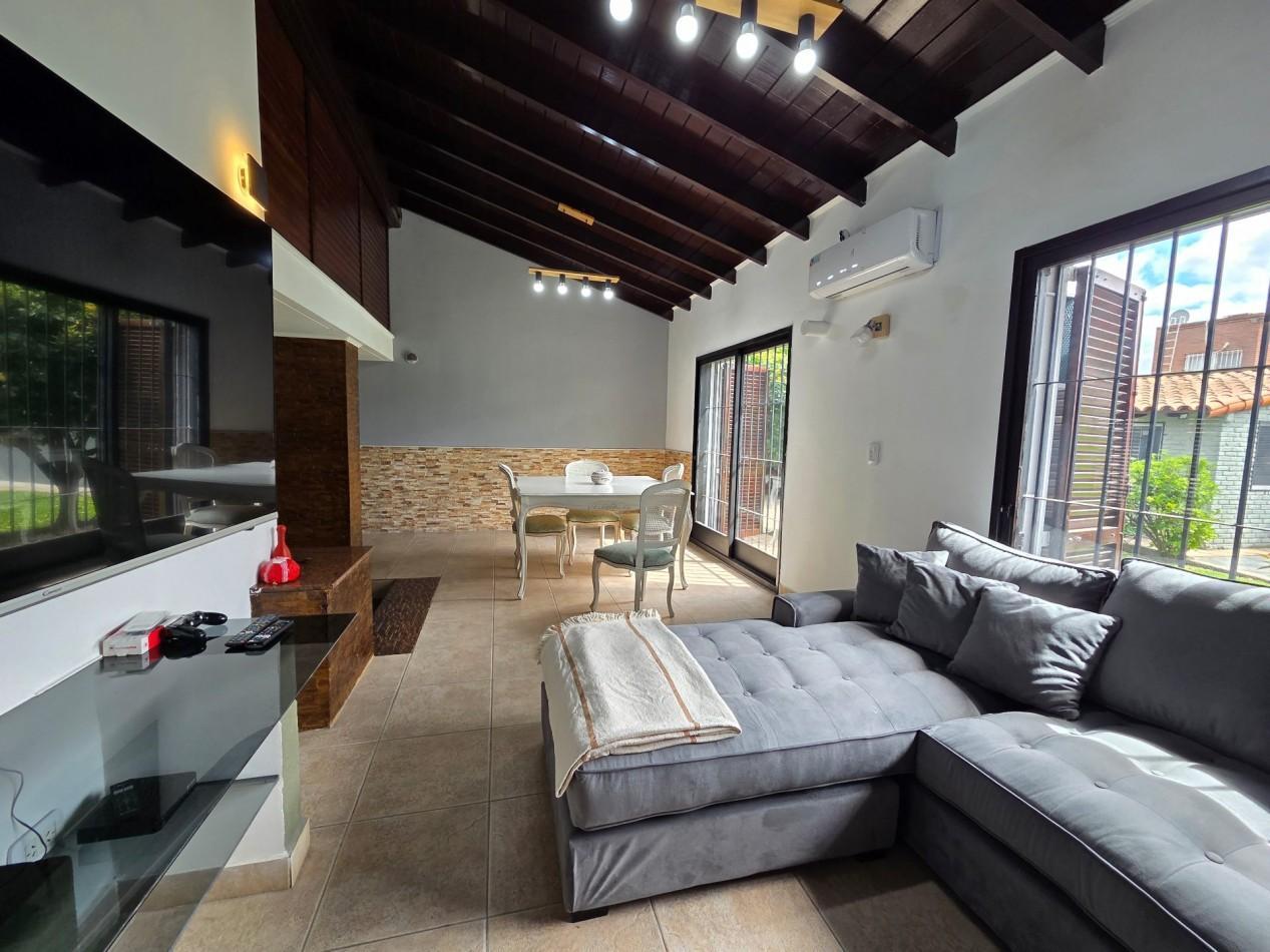 Foto de IMPECABLE CHALET MODERNO EN CIUDAD EVITA - CIRC. 4TA, imagen 4